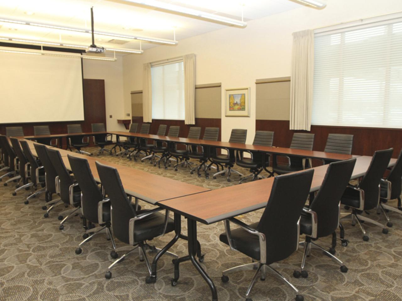Longaberger Alumni House Mount Leadership Room